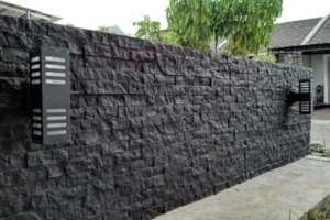6 Pilihan Batu Alam Terbaik untuk Pagar Rumah yang Menawan
